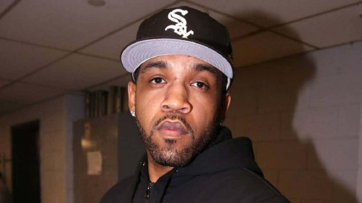 Lloyd Banks Hoodie Hitam Topi Sox Putih Wallpaper