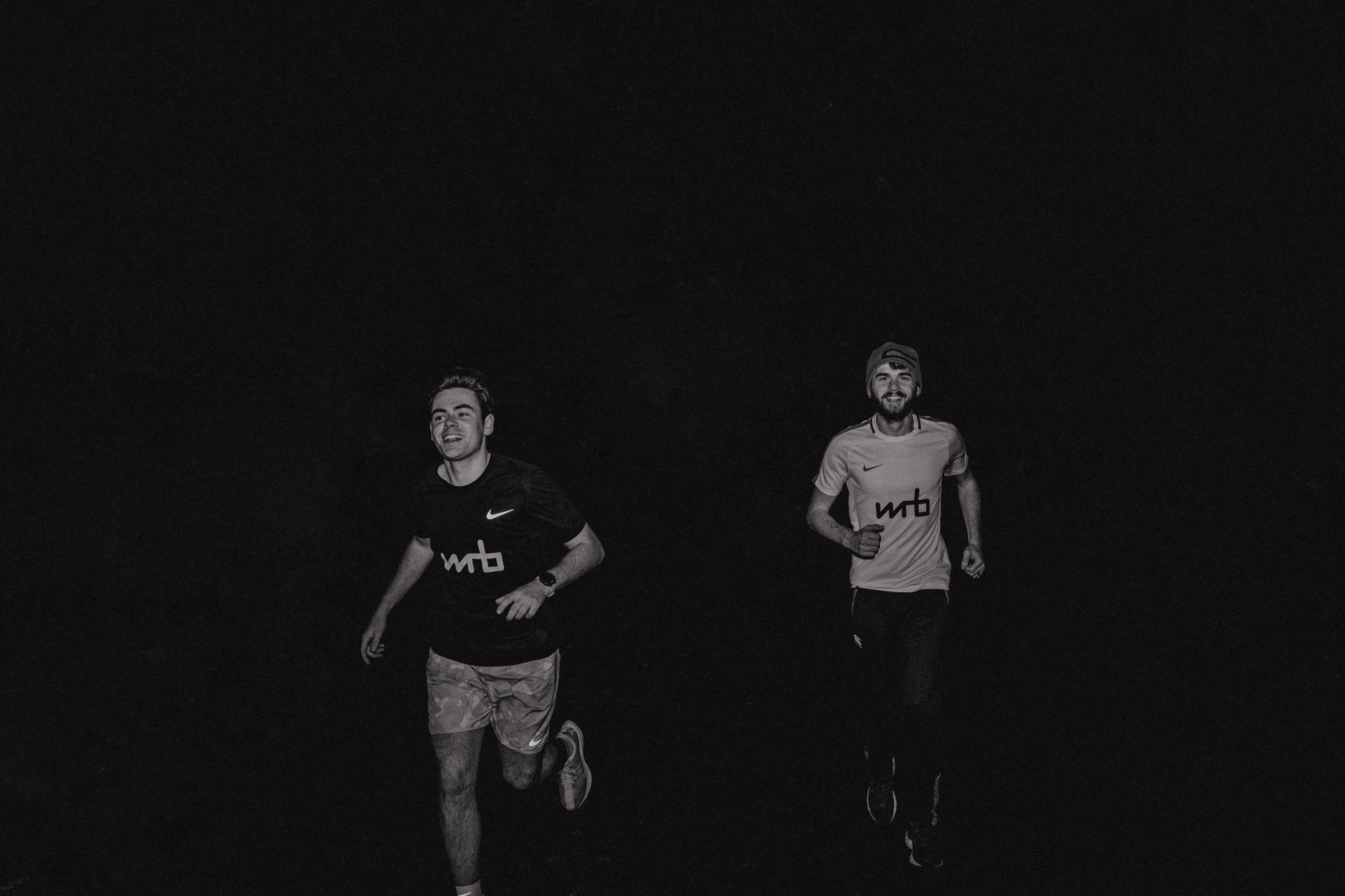 Løbere I Mørket Wallpaper