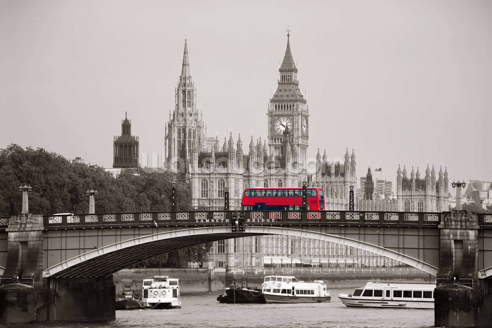 London Bus On Lambeth Bridge Wallpaper