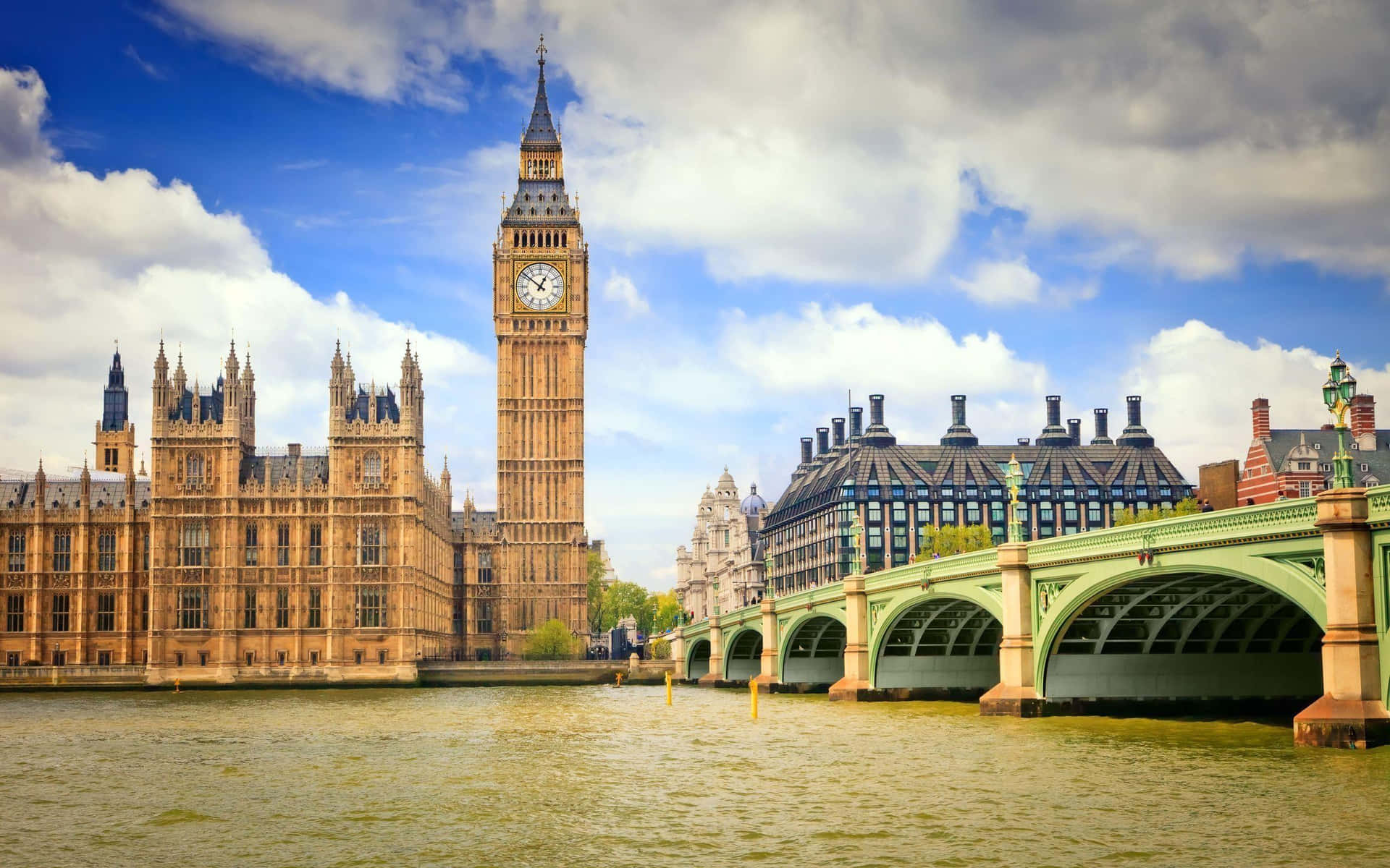Enjoy the breathtaking view of the River Thames in London