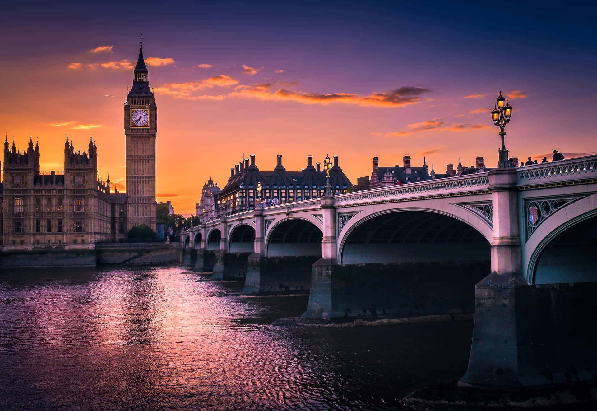 Amanecersobre El Puente De La Torre En Londres