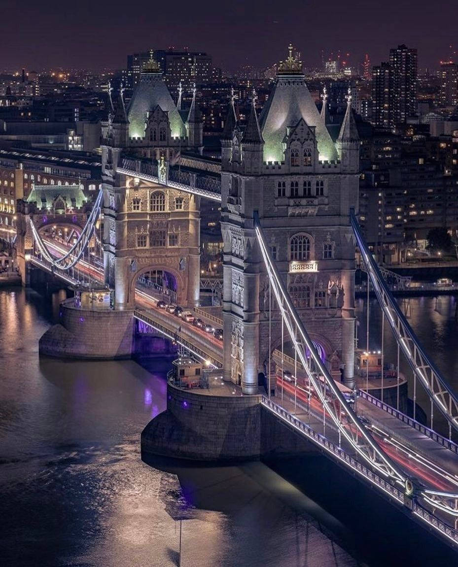 London's Tower Bridge In Uk Wallpaper