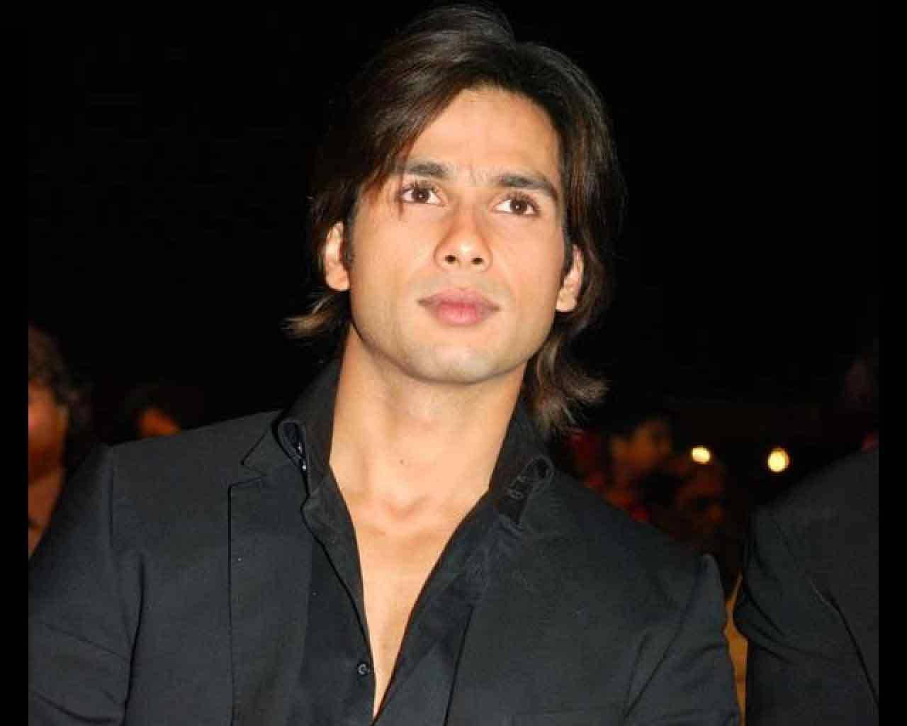 Long-haired Shahid Kapoor