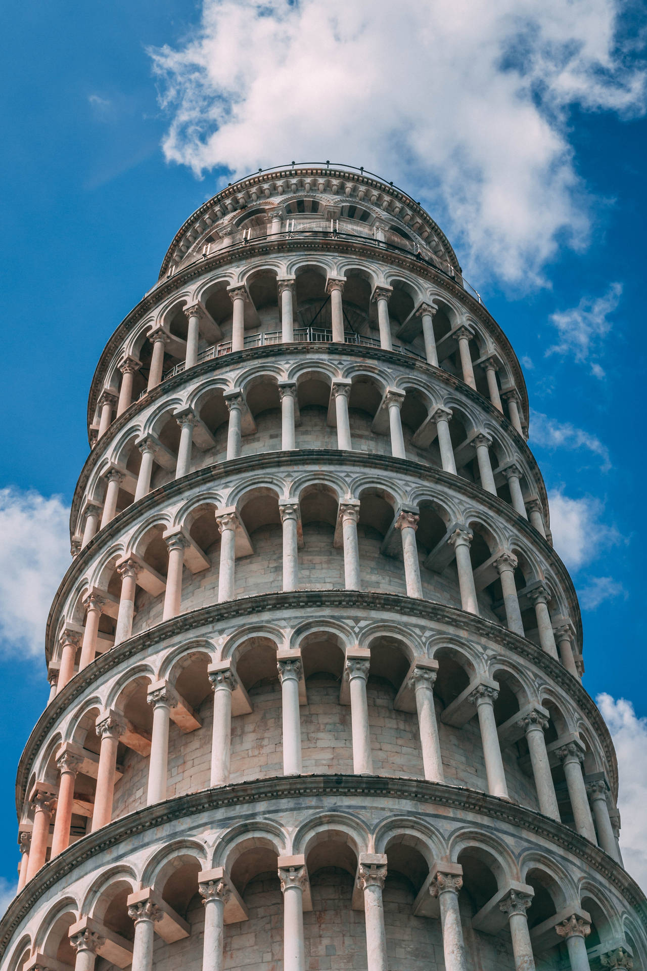 Mirandohacia Arriba A La Torre De Pisa Fondo de pantalla