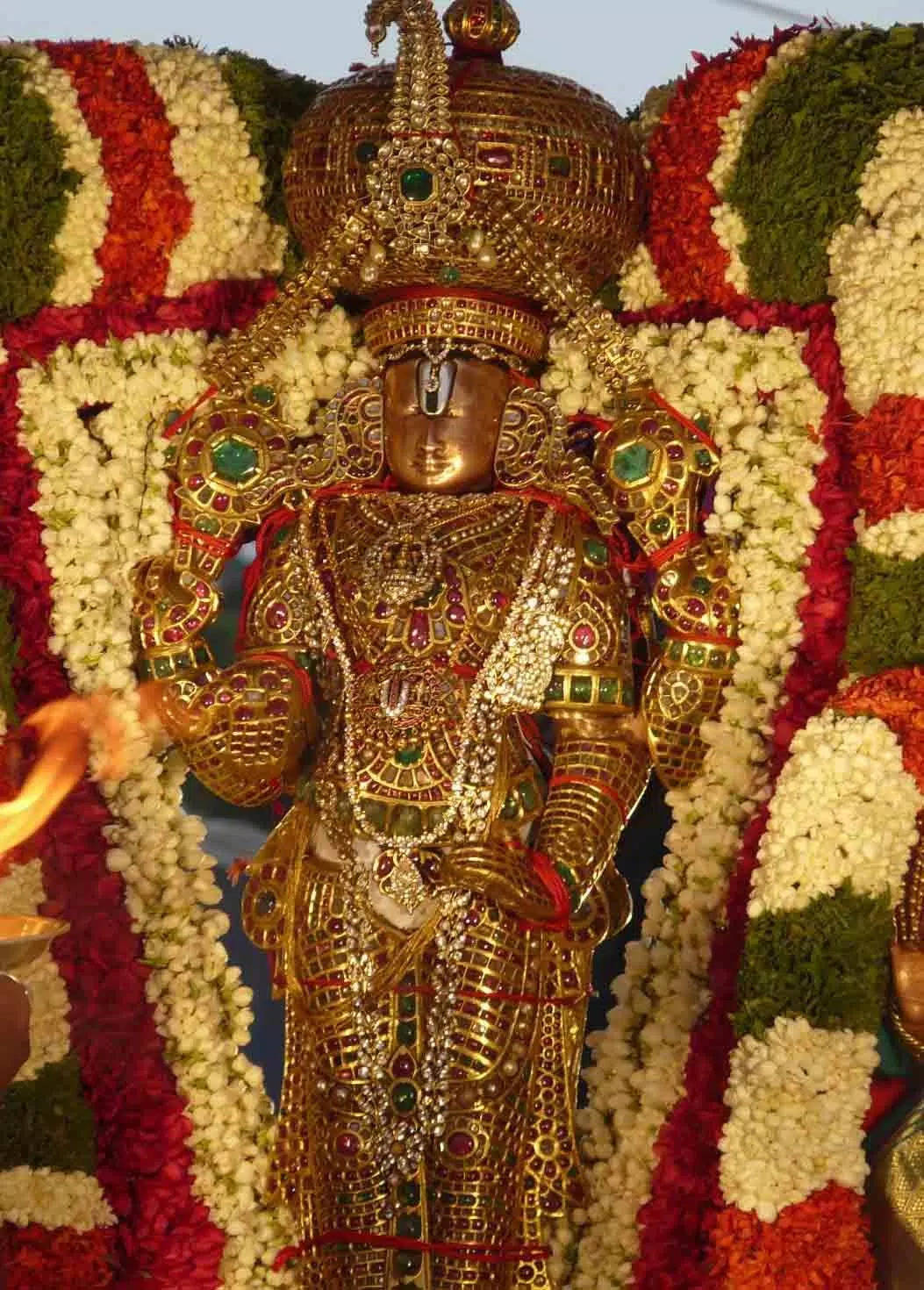 Lord Venkateswara 4k With Jeweled Body Wallpaper