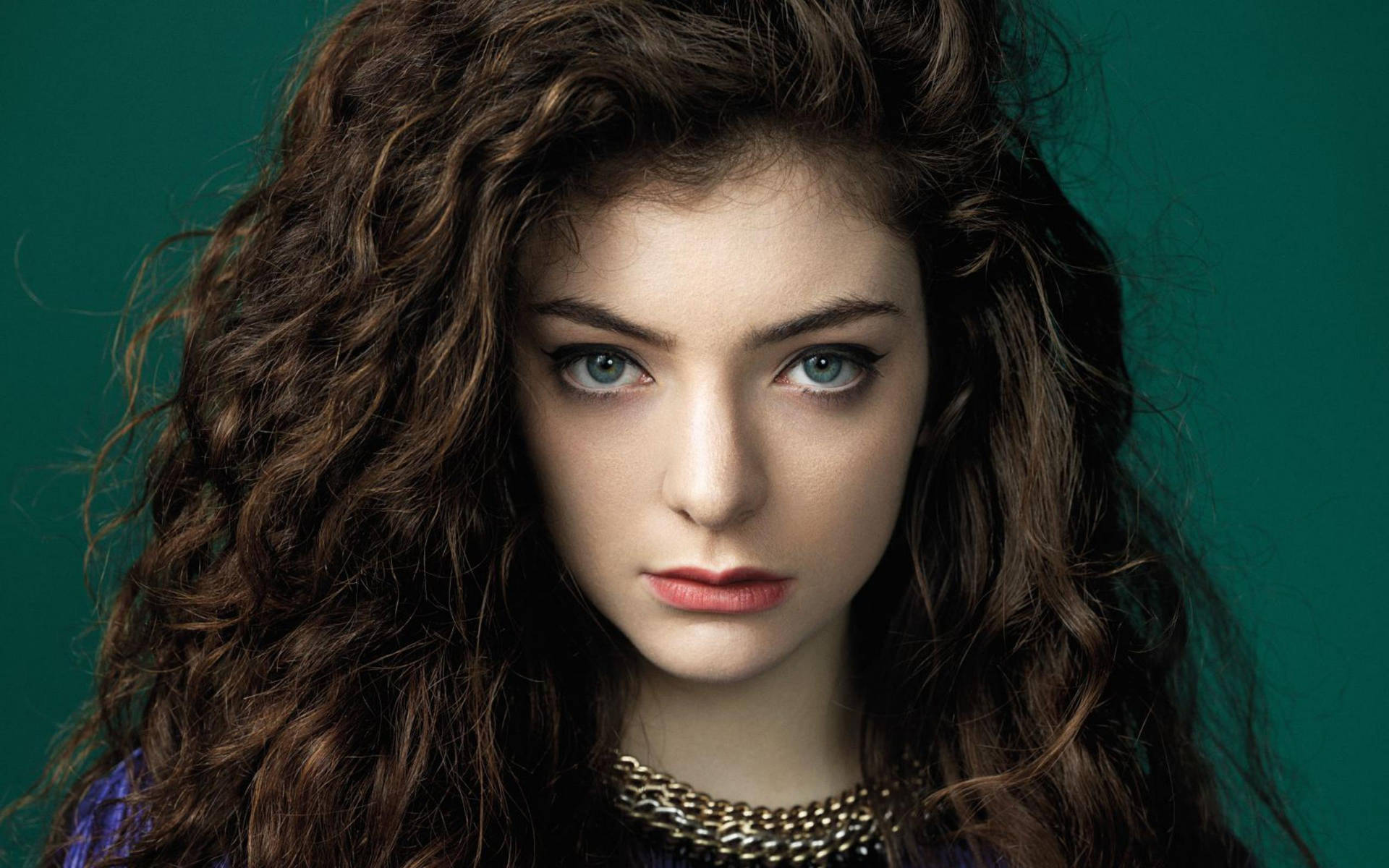 Lorde Fierce Close-Up Wallpaper