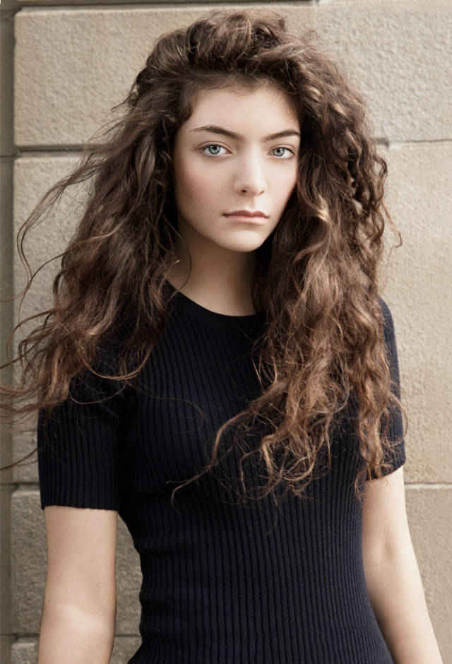 Lorde Portrait Shot Background