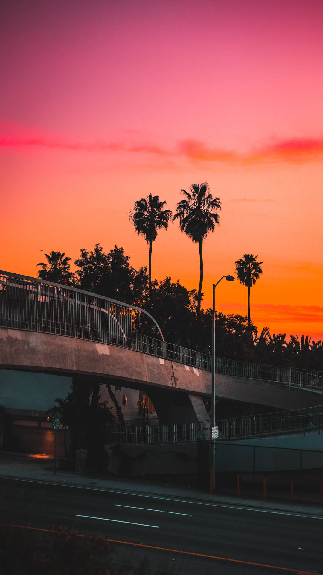 Cool Los Angeles wallpaper options to put on your desktop background