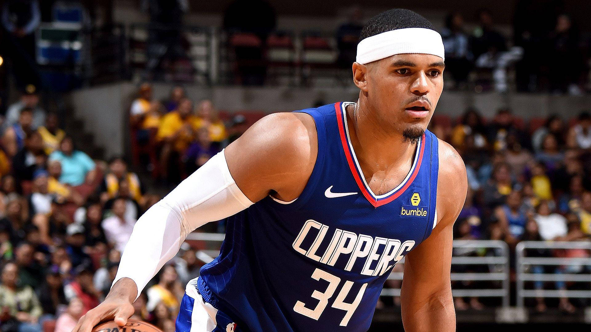 Los Angeles Clippers Tobias Harris Inside The Court Wallpaper