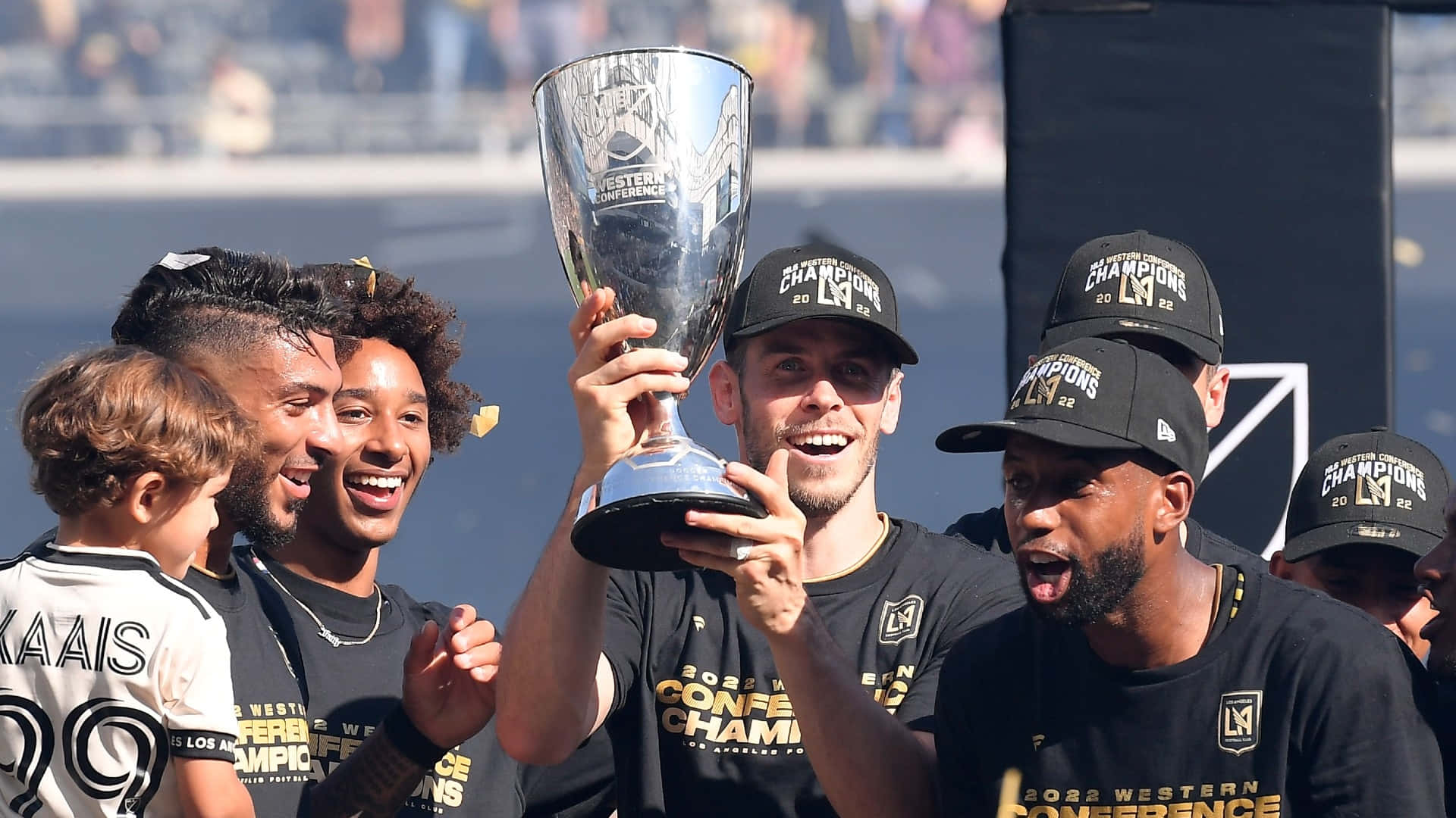 Los Angeles FC Gareth Bale Holding The Championship Trophy Wallpaper