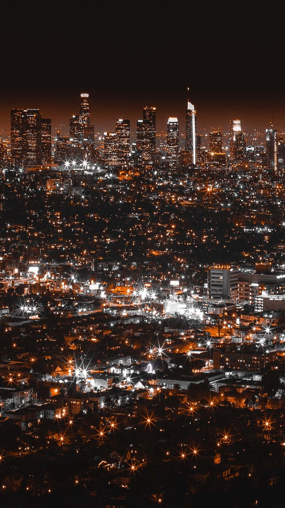 Visaupp Los Angeles Livliga Stadskap I Din Handflata Med Den Här Datorskärms- Eller Mobiltelefonbakgrunden. Wallpaper