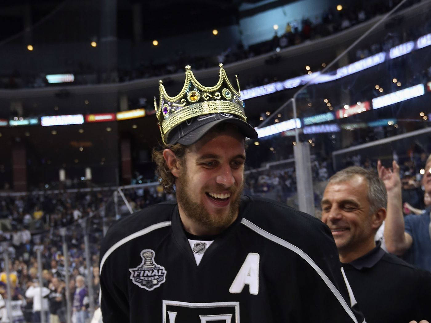 Los Angeles Kings Anze Kopitar With A Crown Wallpaper