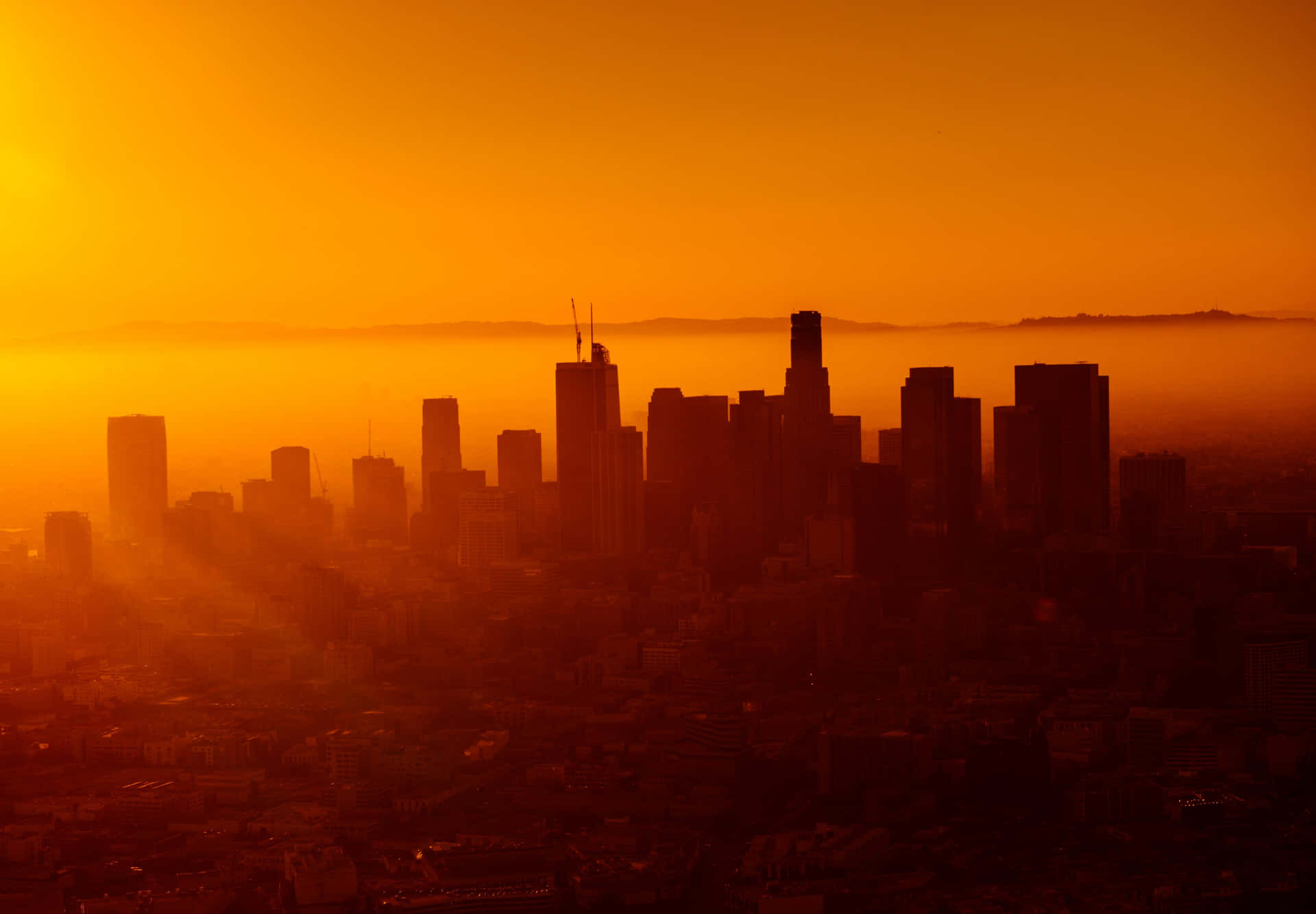 Los Angeles's Blazing Sunset Skyline Wallpaper