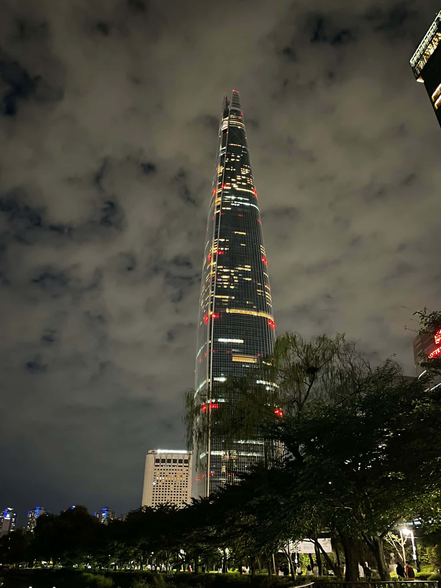 Lotte World Tower Night View Wallpaper