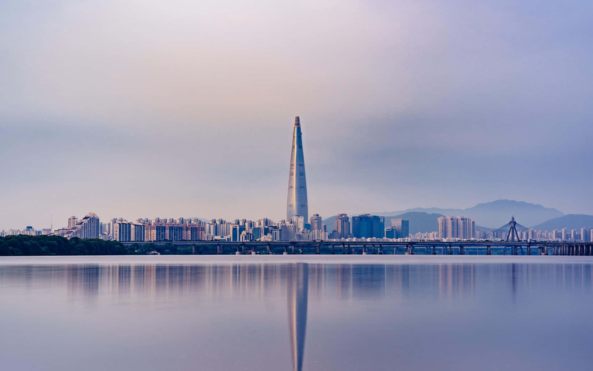 Lotte World Tower Skyline Reflection Wallpaper