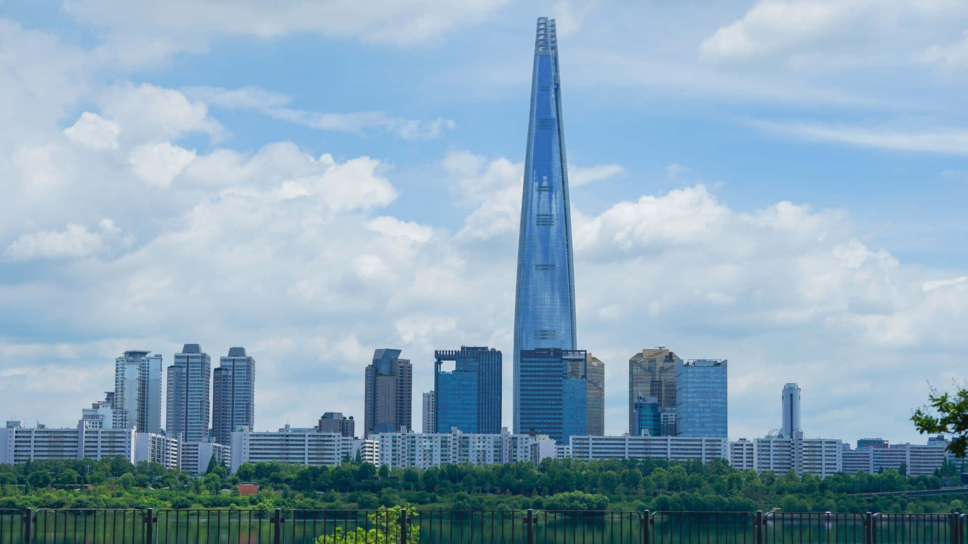 Lotte World Tower Skyline Wallpaper