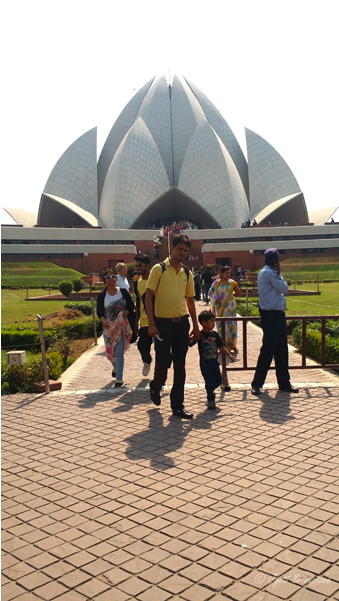 Lotus_ Temple_ Visitors_ Pathway PNG