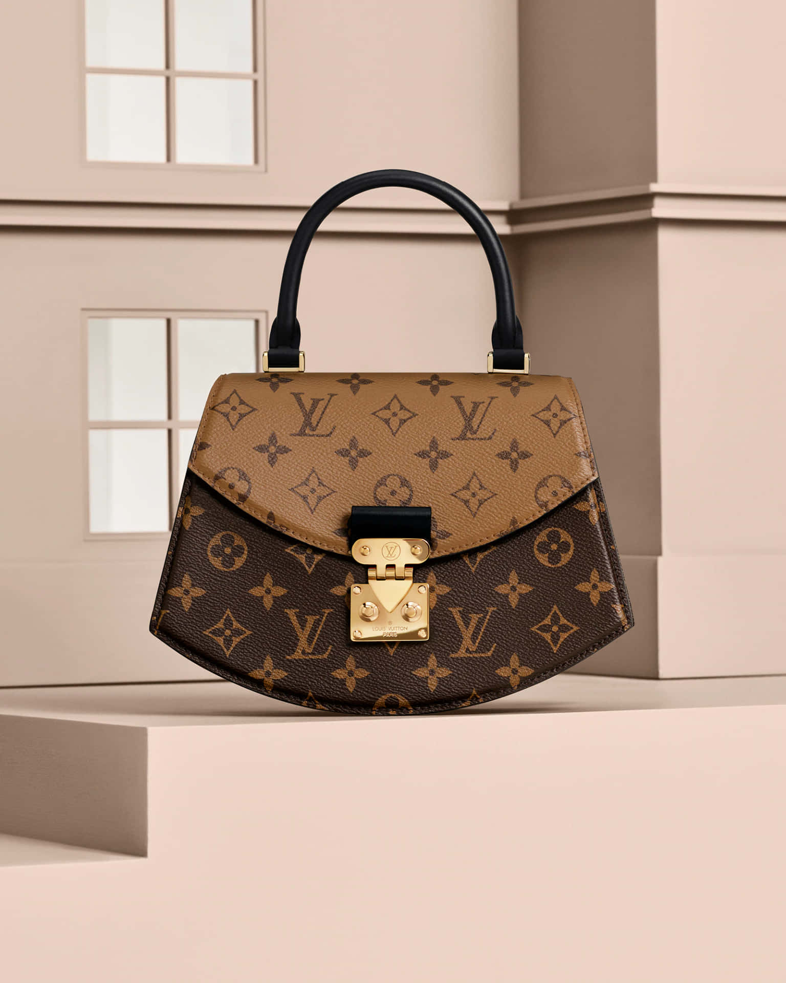 Download Achieve luxury style with Louis Vuitton.