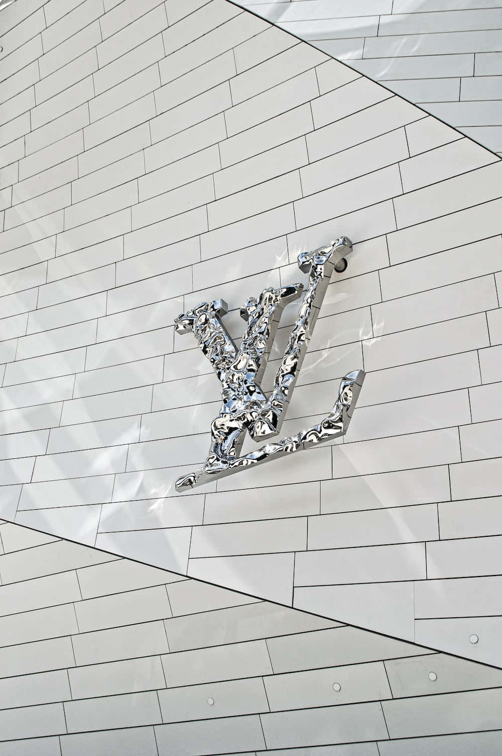 Klar til at skille sig ud i klassisk Louis Vuitton Monogram