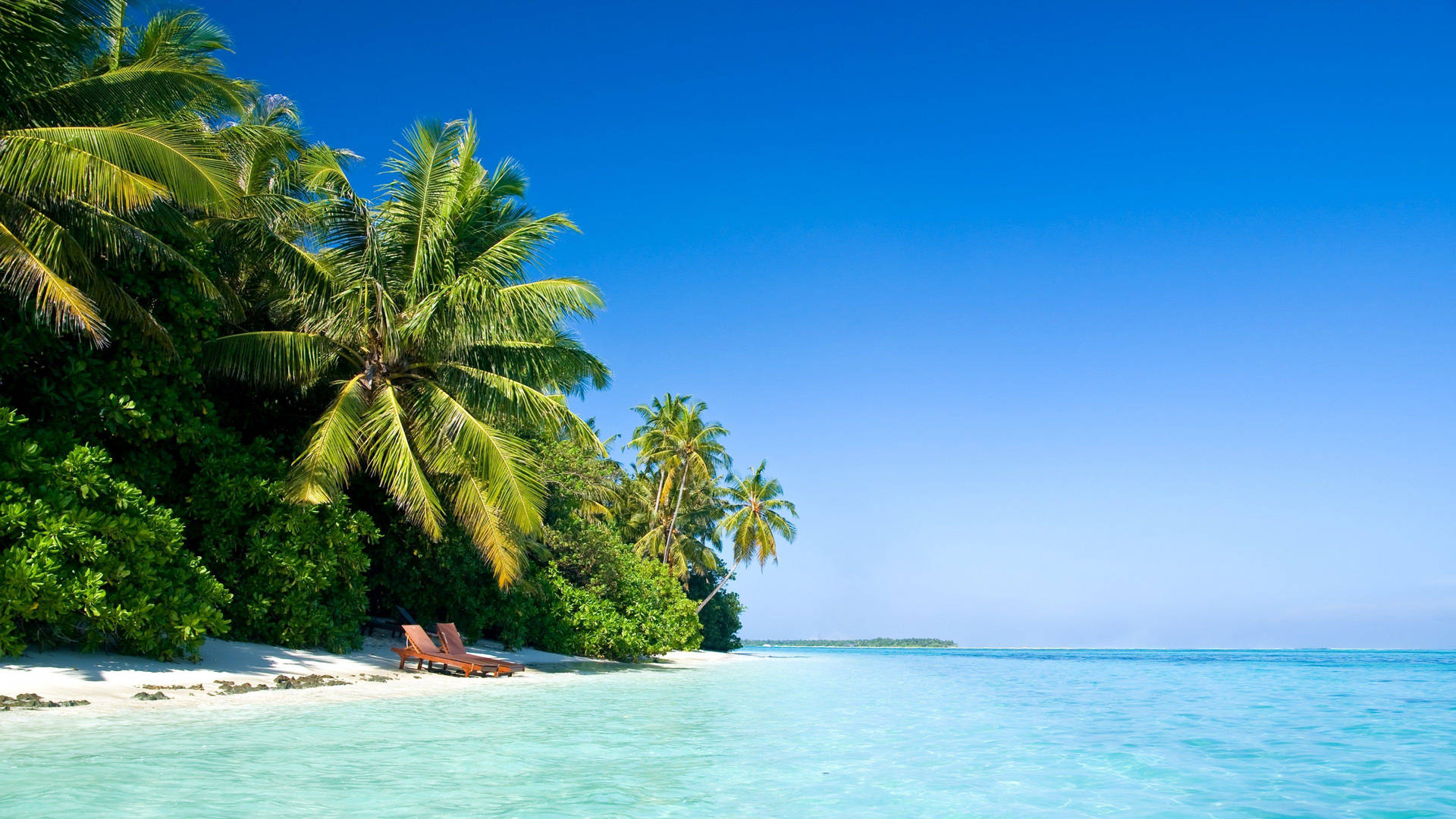 Loungebetten Am Strand Von Mauritius Wallpaper