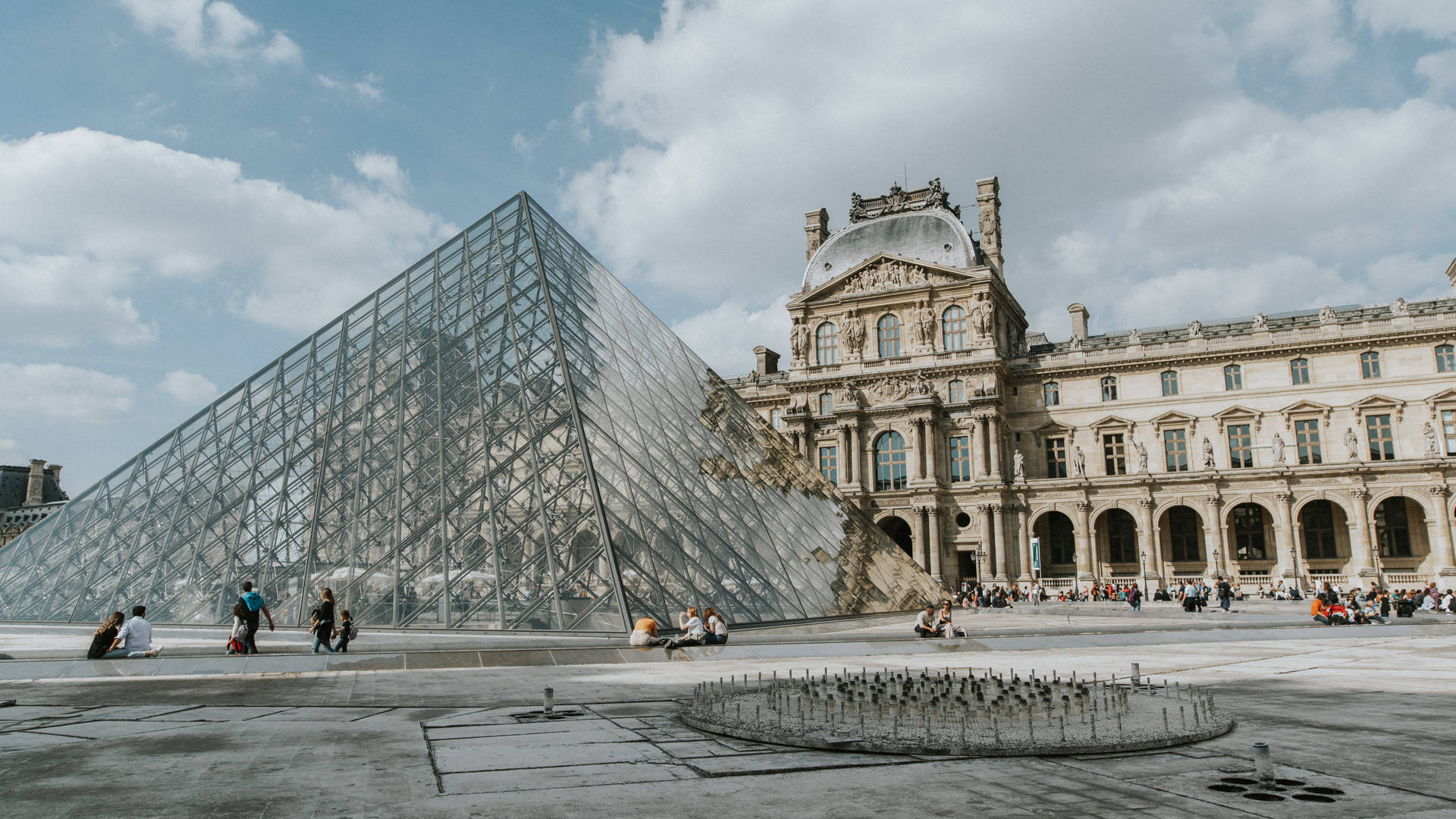 Louvre Art Museum Background