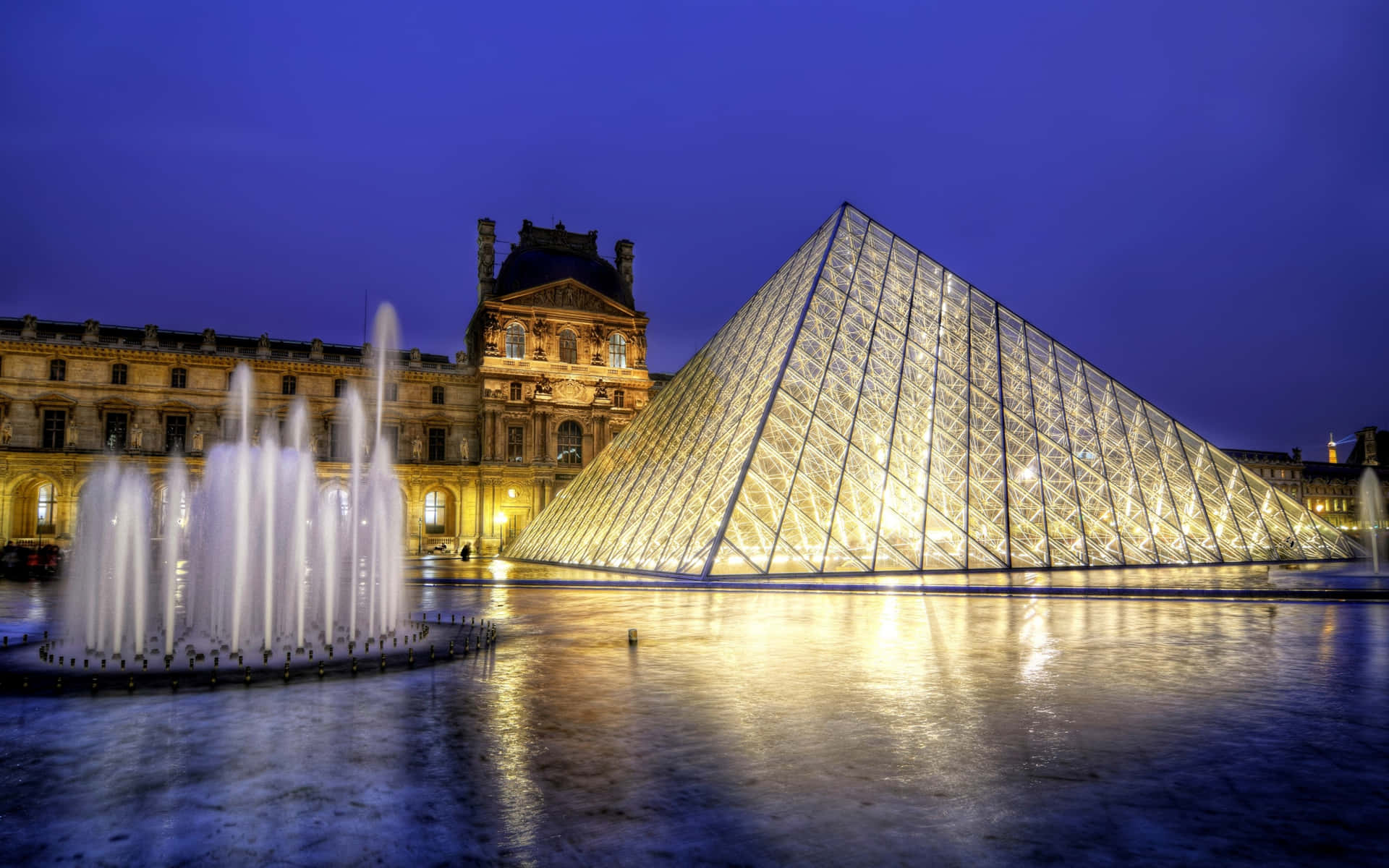 Louvre Museum Fountain Wallpaper