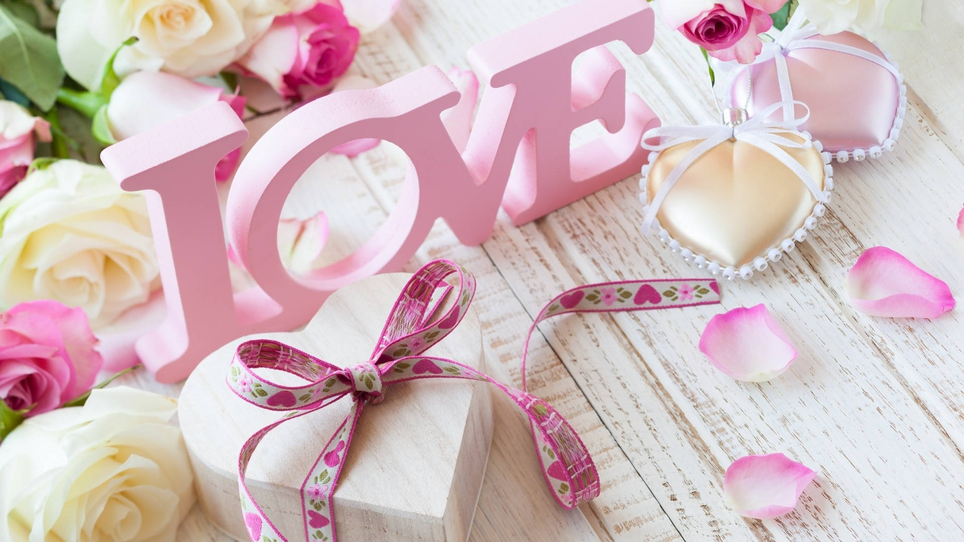 Love And Hearts Wedding Decoration Wallpaper