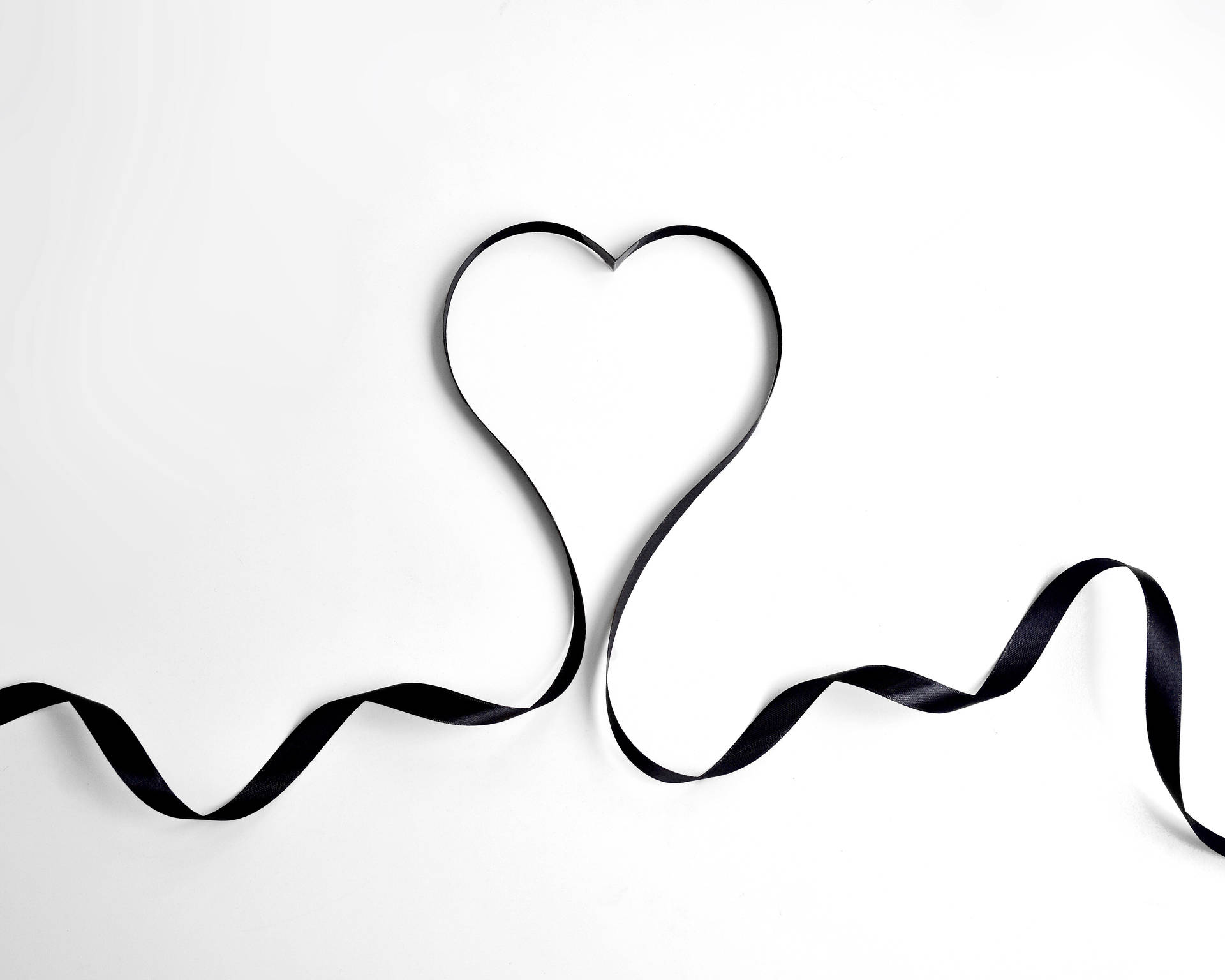Love Black And White Heart Ribbon Wallpaper