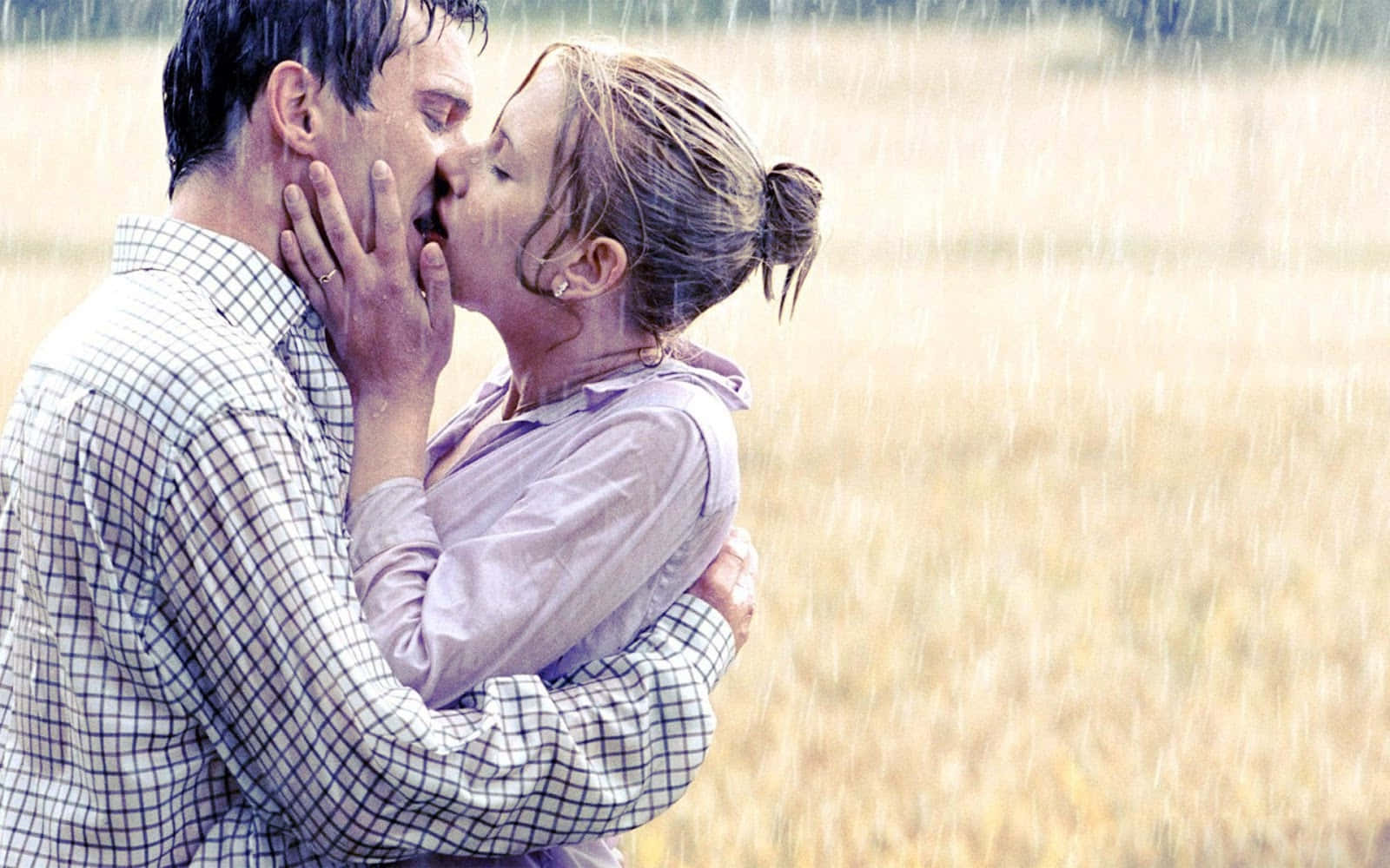 Love Kiss Raining Field Picture