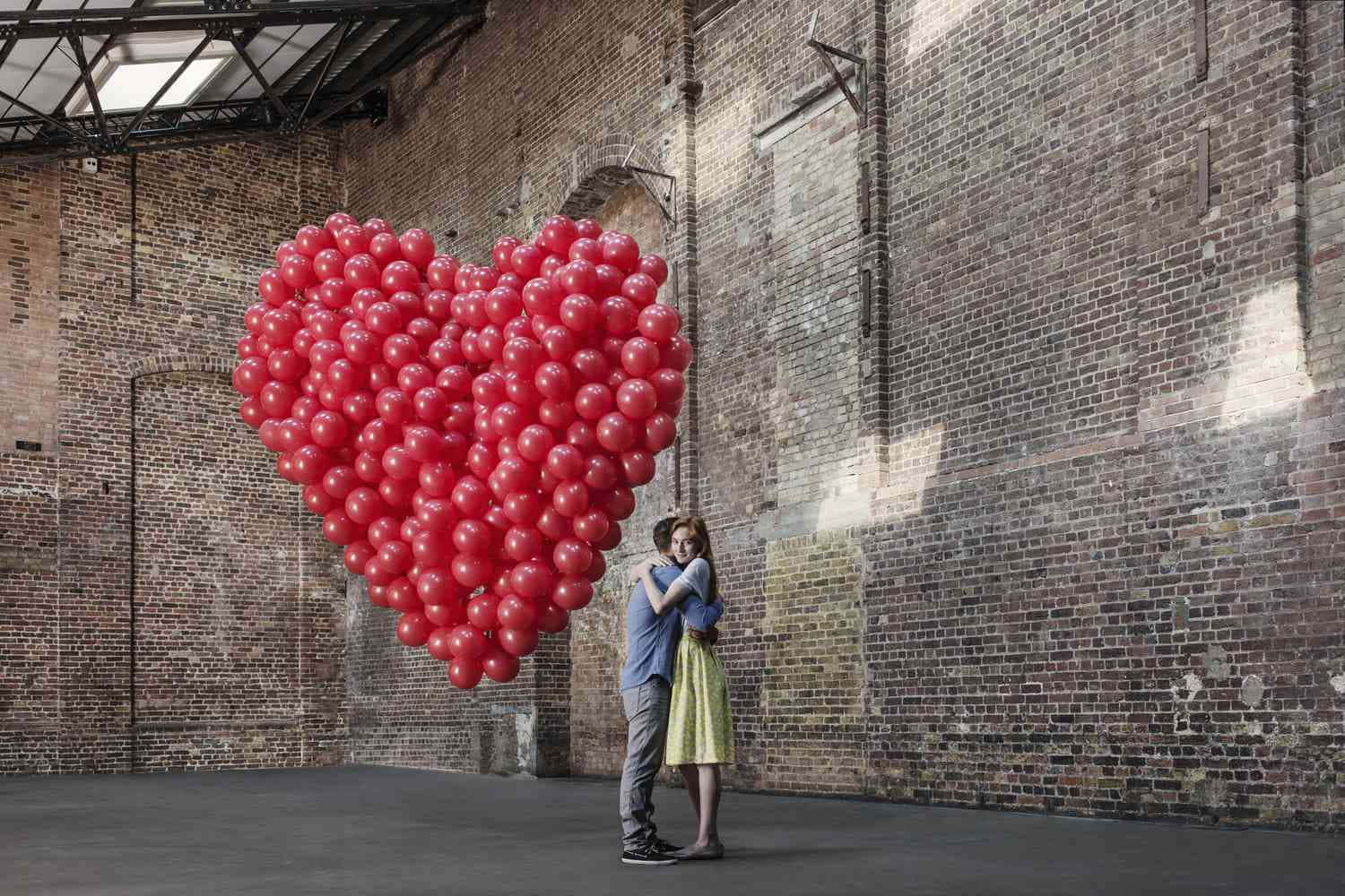 Lovers With Large Heart Balloons Picture