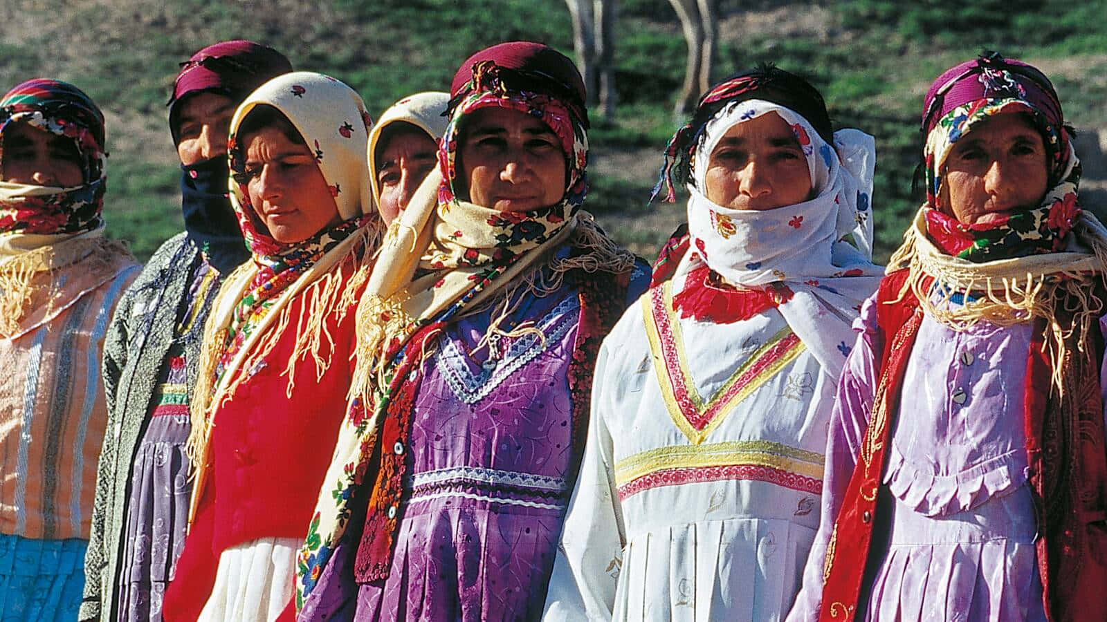 Lovely Women Wearing Traditional Dresses Wallpaper