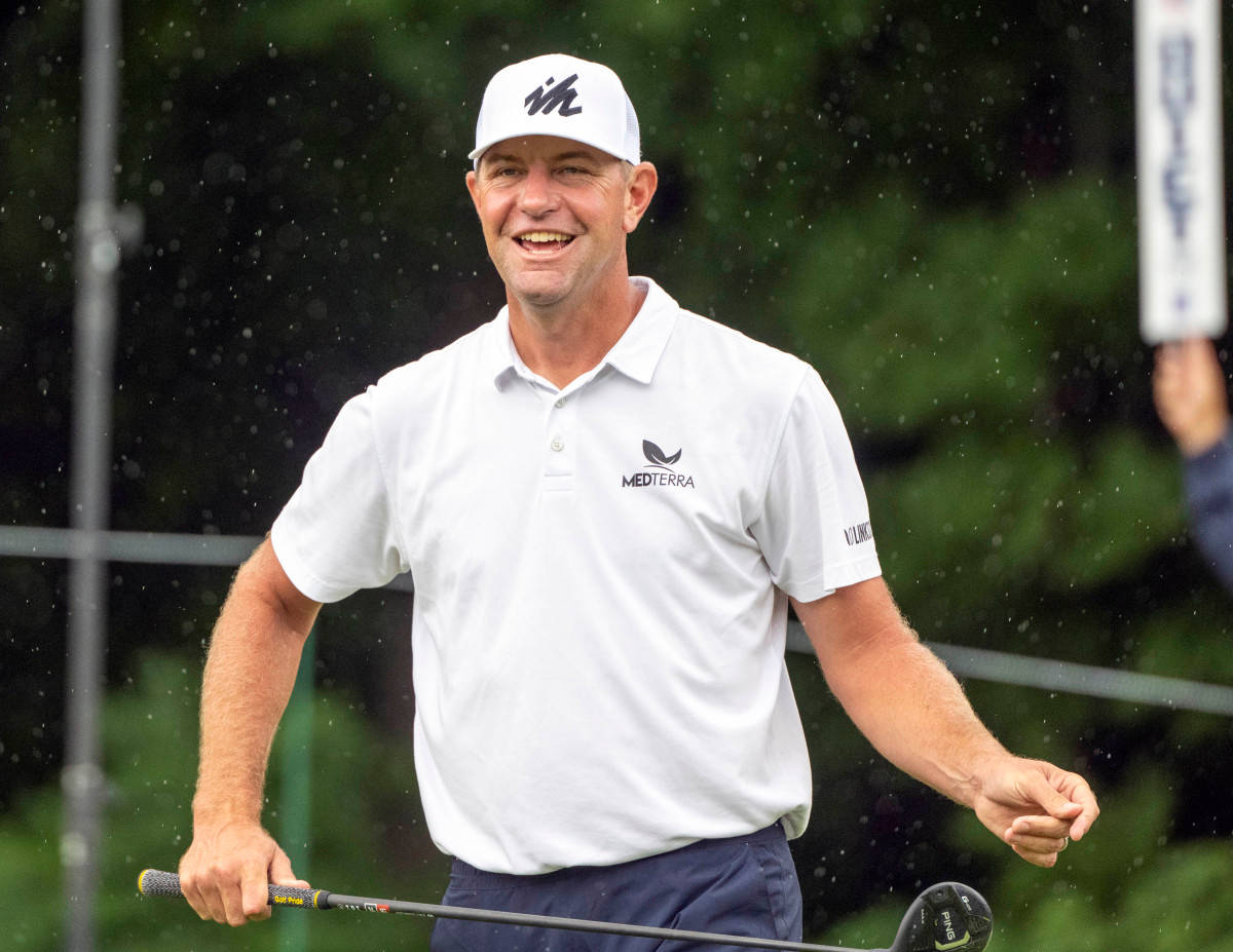 Lucas Glover With Happy Smile Wallpaper