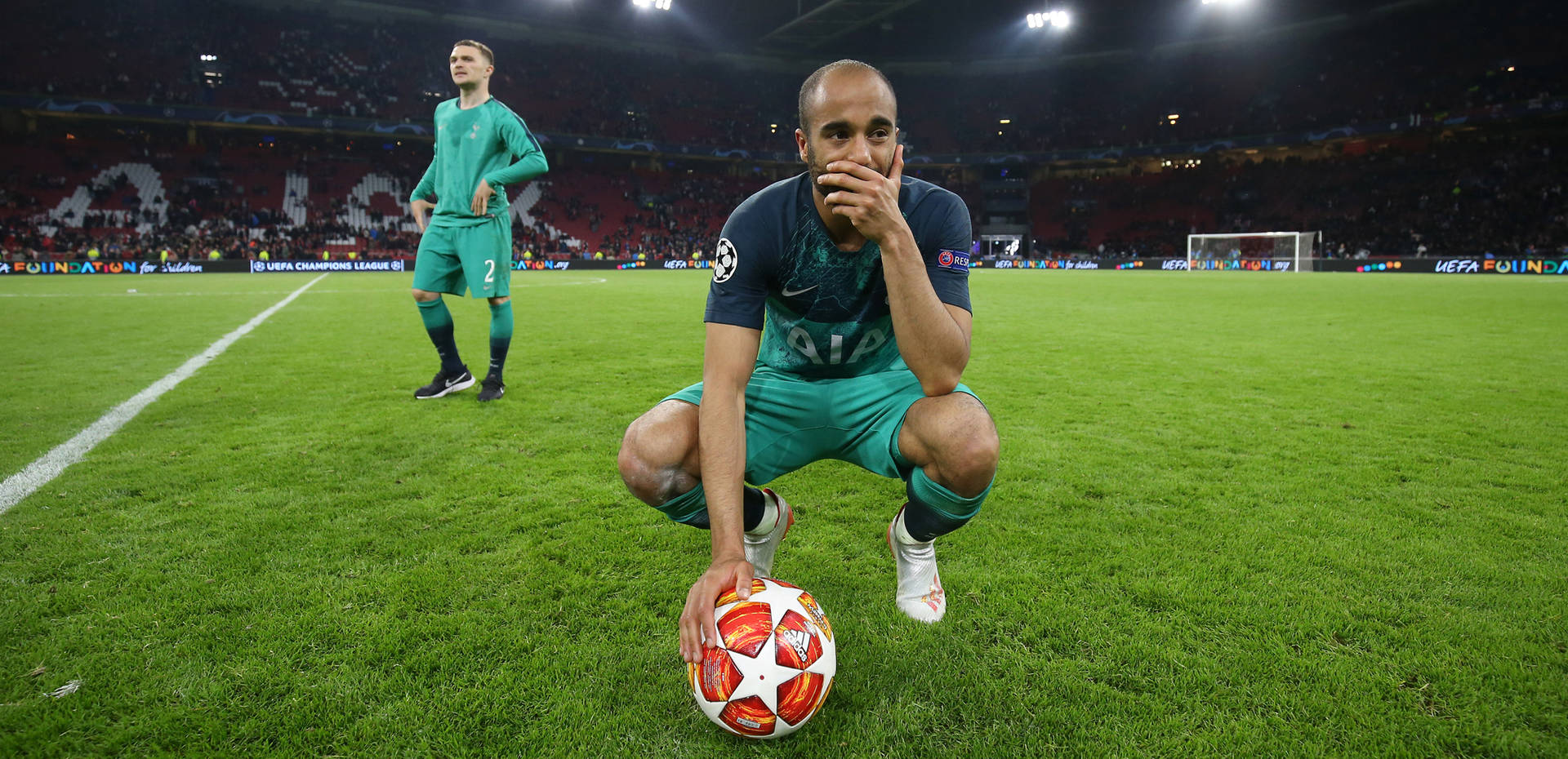 Lucas Moura Crouching On The Field Wallpaper