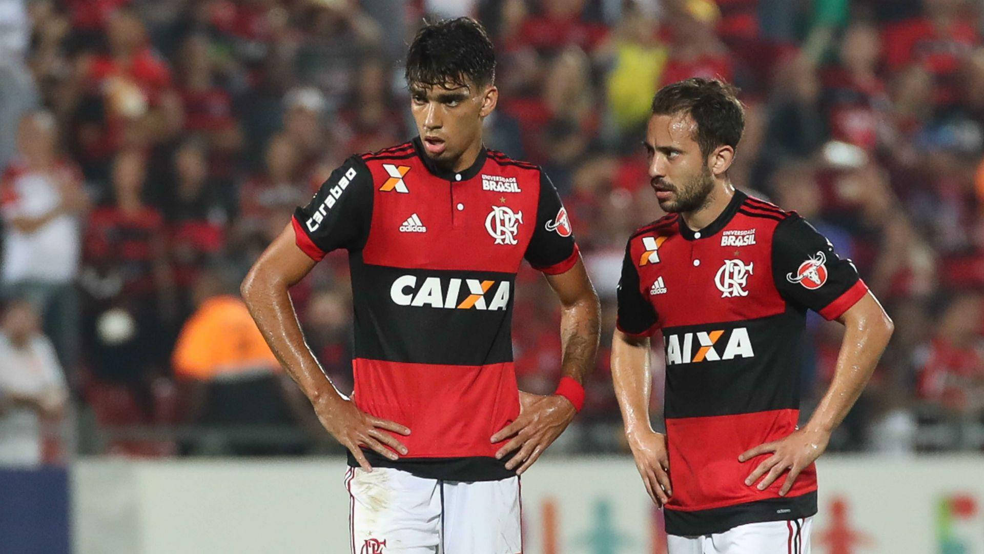 Lestelle Del Calcio Brasiliano Lucas Paquetá Ed Everton Ribeiro In Azione Sfondo