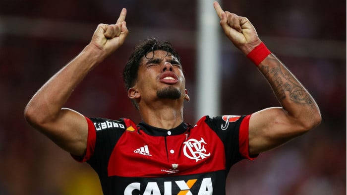 Lucas Paquetá Both Hands Pointing Up Wallpaper