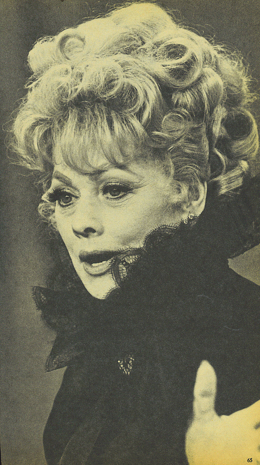 Lucille Ball Sepia Nærbillede Wallpaper
