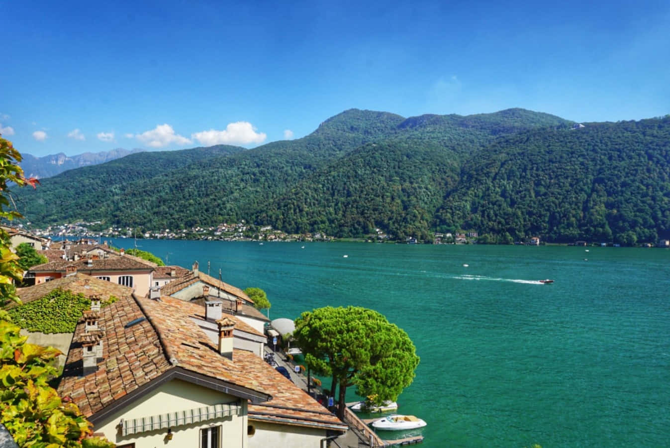 Uitzicht Op Het Meer Van Lugano, Zwitserland Achtergrond