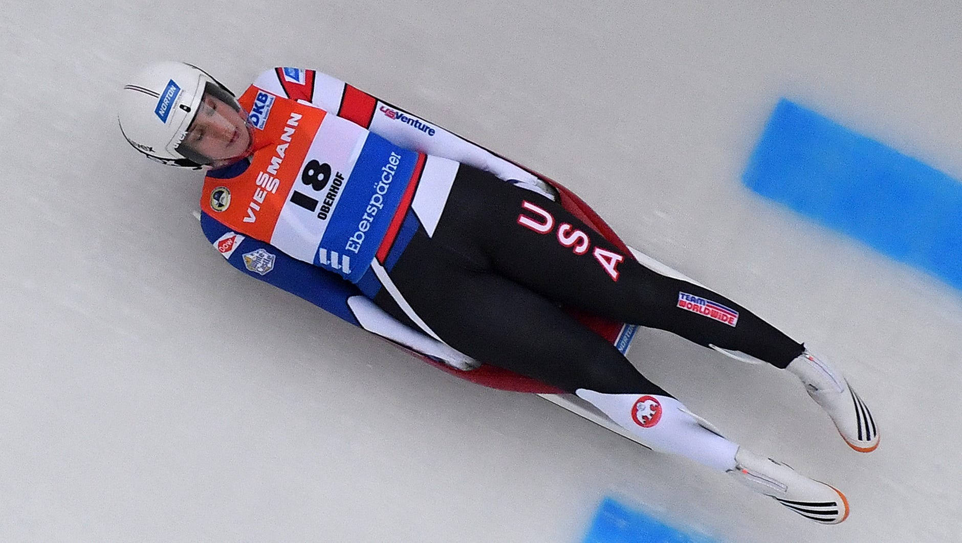 (if This Is Part Of A Sentence And Needs To Include Something About Computer Or Mobile Wallpaper, It Would Be: Lugebronsmedaljören Erin Hamlin Som Dator- Eller Mobilbakgrund.) Wallpaper