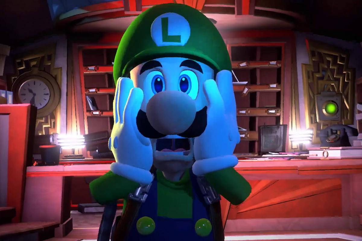 Luigi's Mansion 3 Luigi Shocked In Lobby Wallpaper