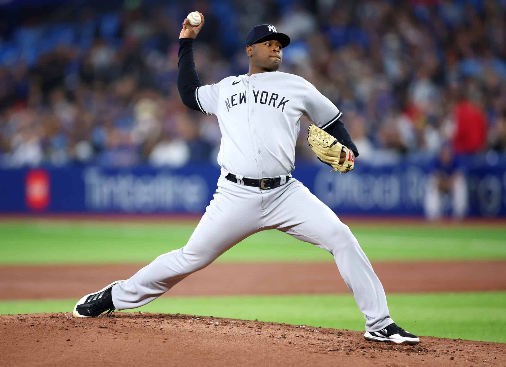 Luis Severino About To Pitch Wallpaper