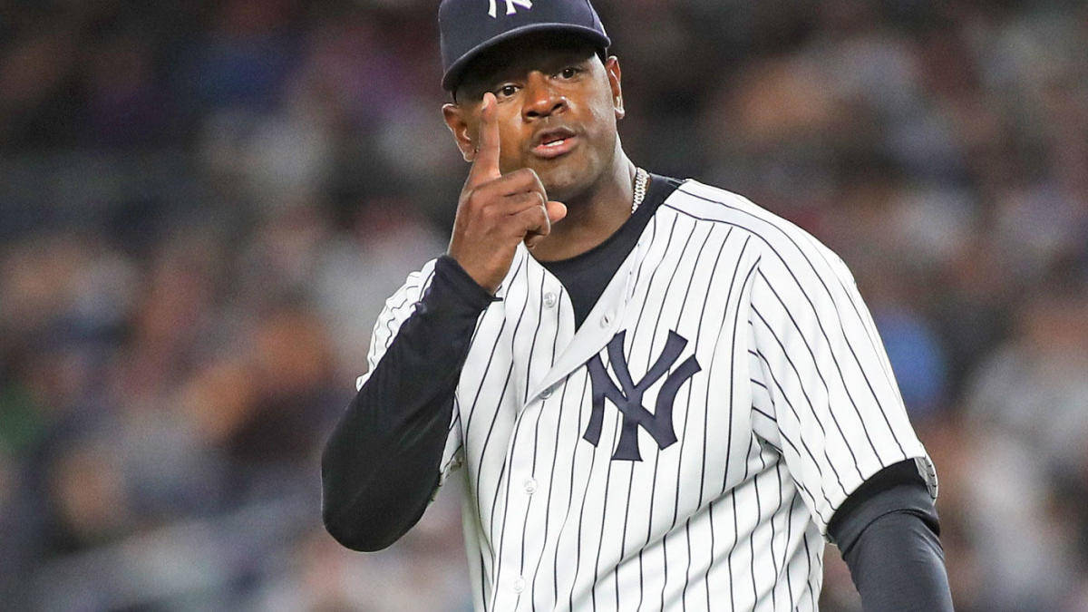 Download Luis Severino Pointing Up Wallpaper