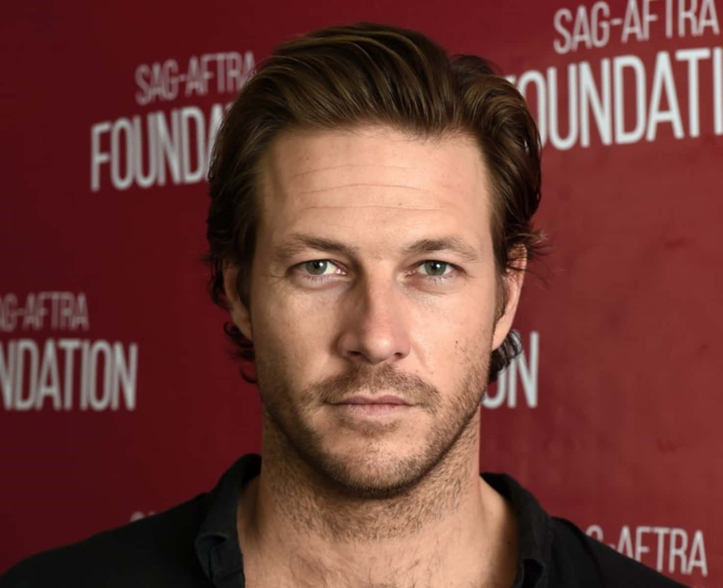 Luke Bracey S A G A F T R A Foundation Event Wallpaper