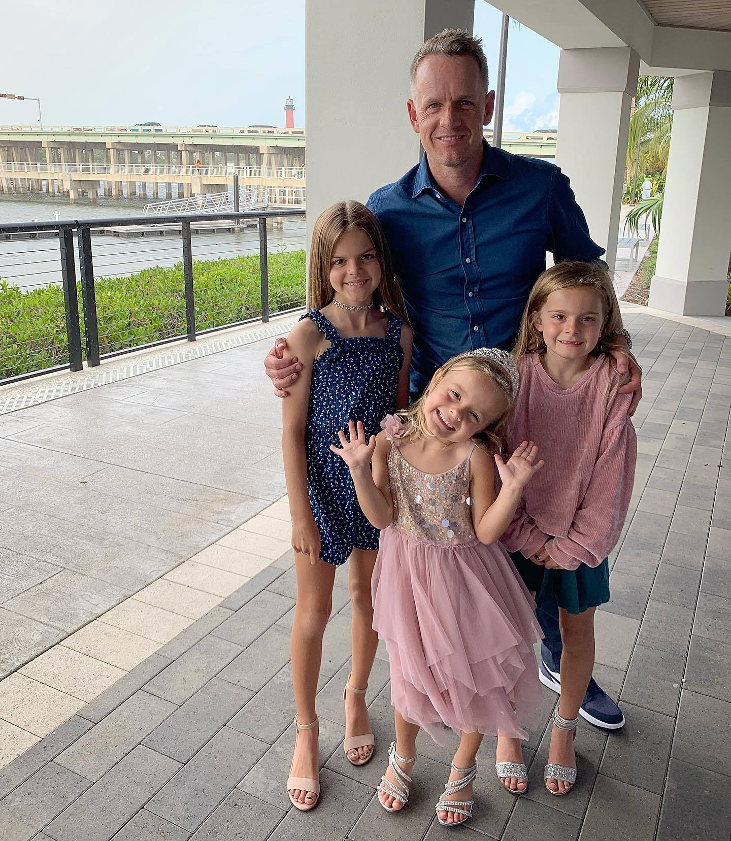 Luke Donald With His Daughters Wallpaper
