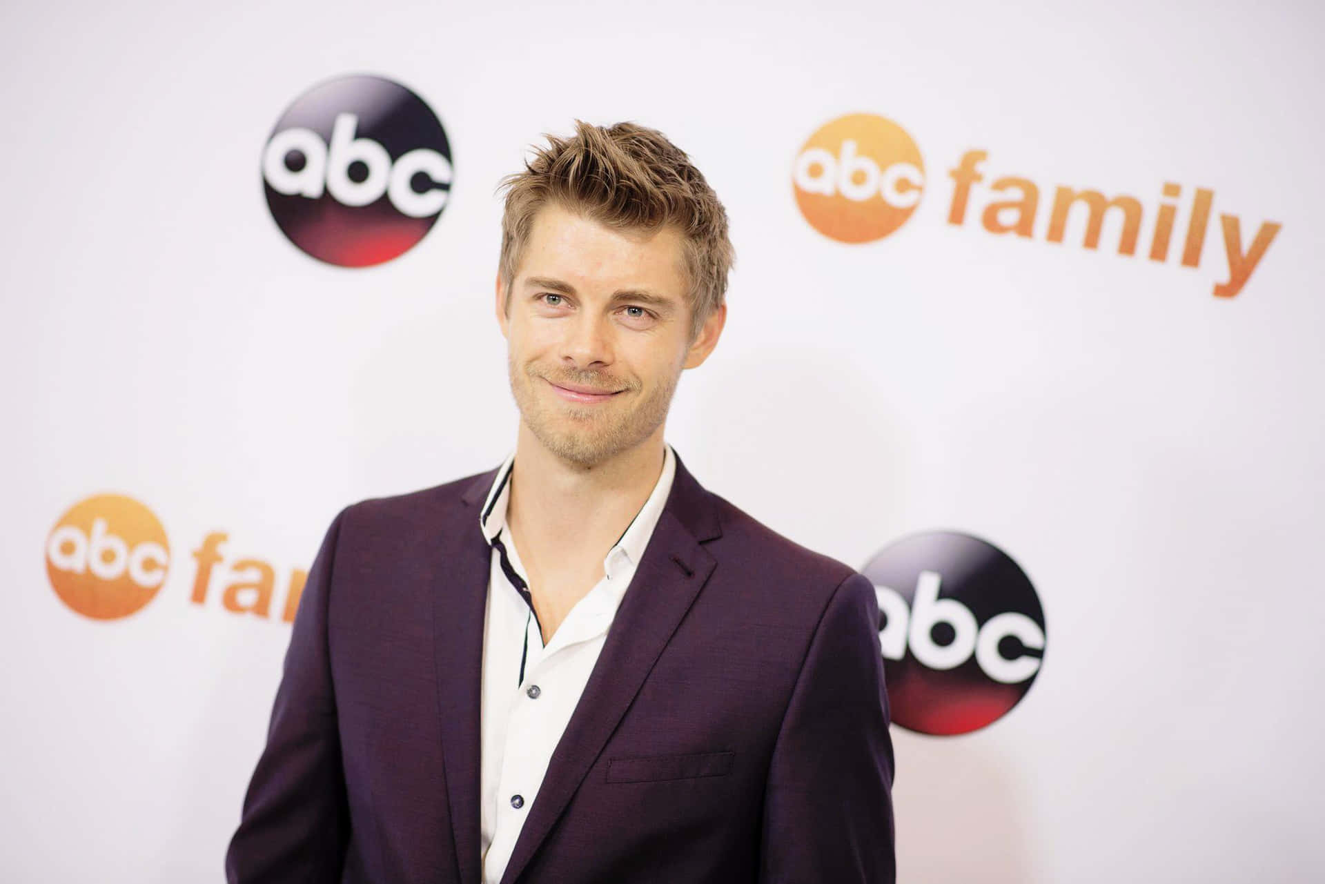 Luke Mitchell A B C Family Event Wallpaper