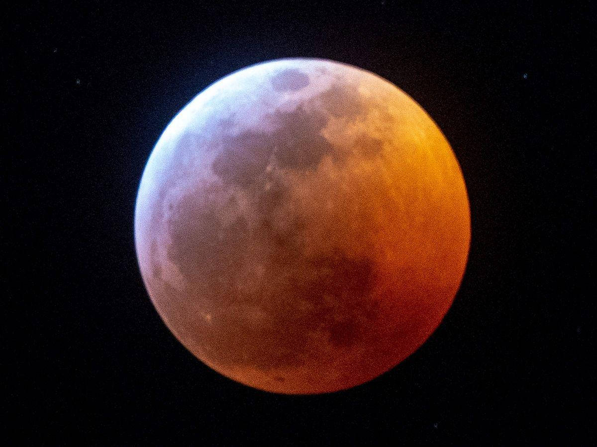 Visãoem Close-up Do Eclipse Lunar. Papel de Parede