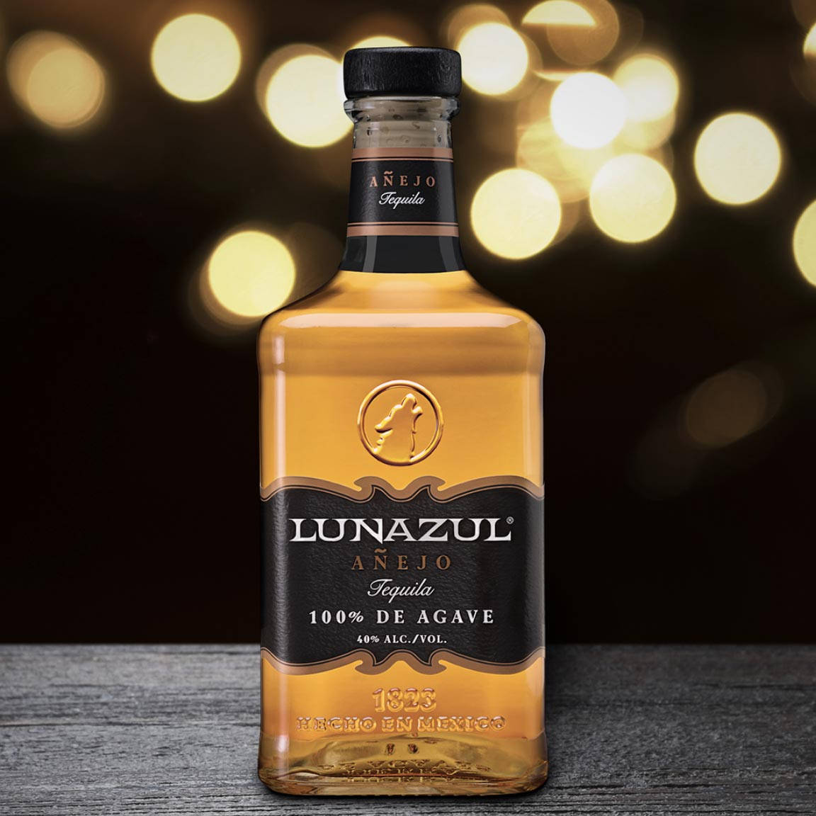 An Elegant Bottle of Lunazul Anejo Tequila Wallpaper