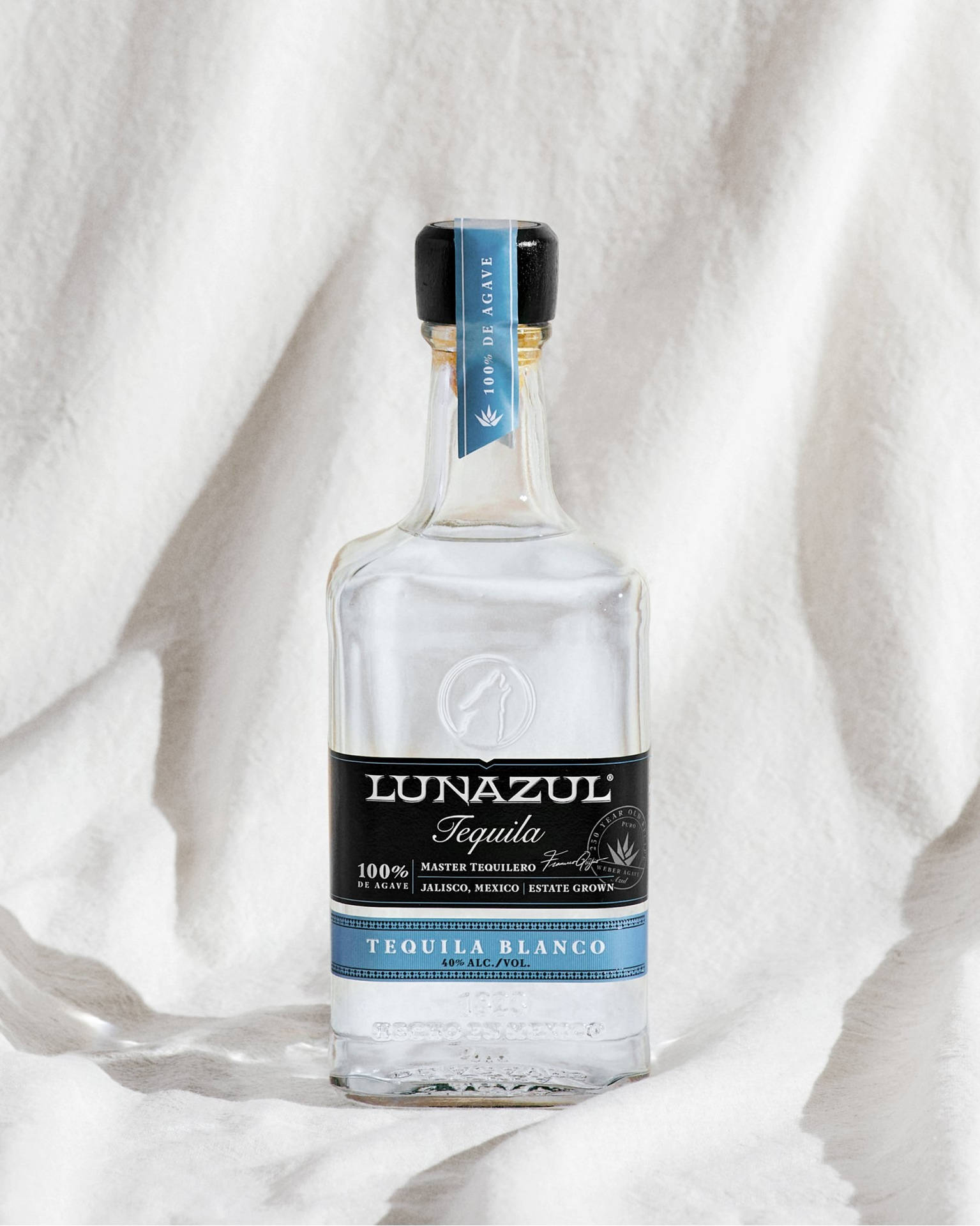 Lunazul Blanco Tequila White Cloth Wallpaper