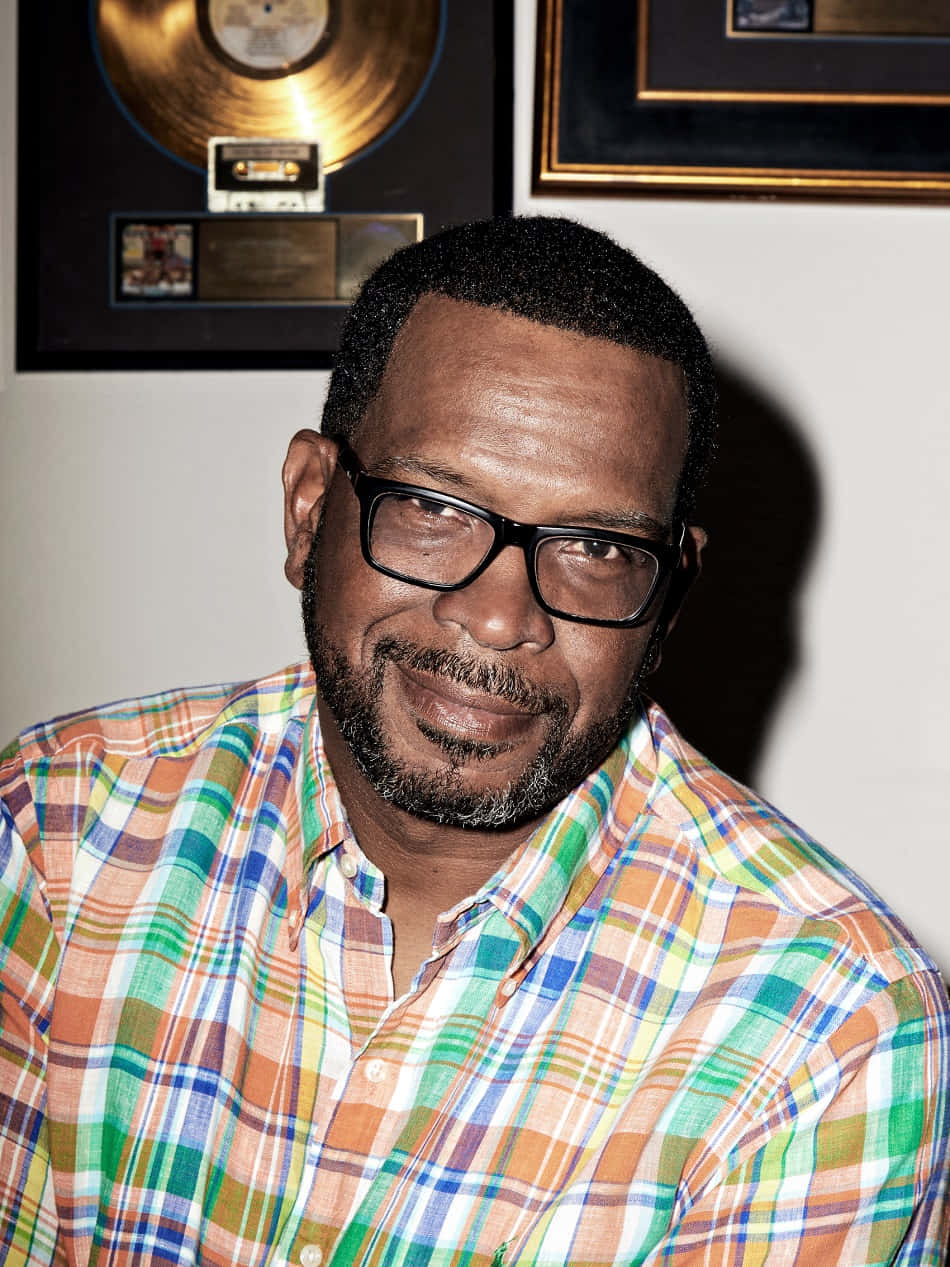 Luther Campbell Portraitwith Gold Records Wallpaper