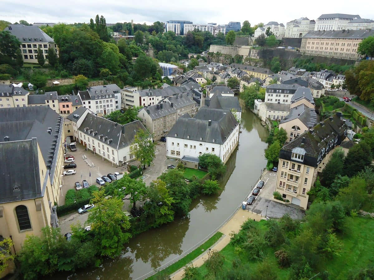 Pemandangan Sungai Kota Luxembourg Wallpaper