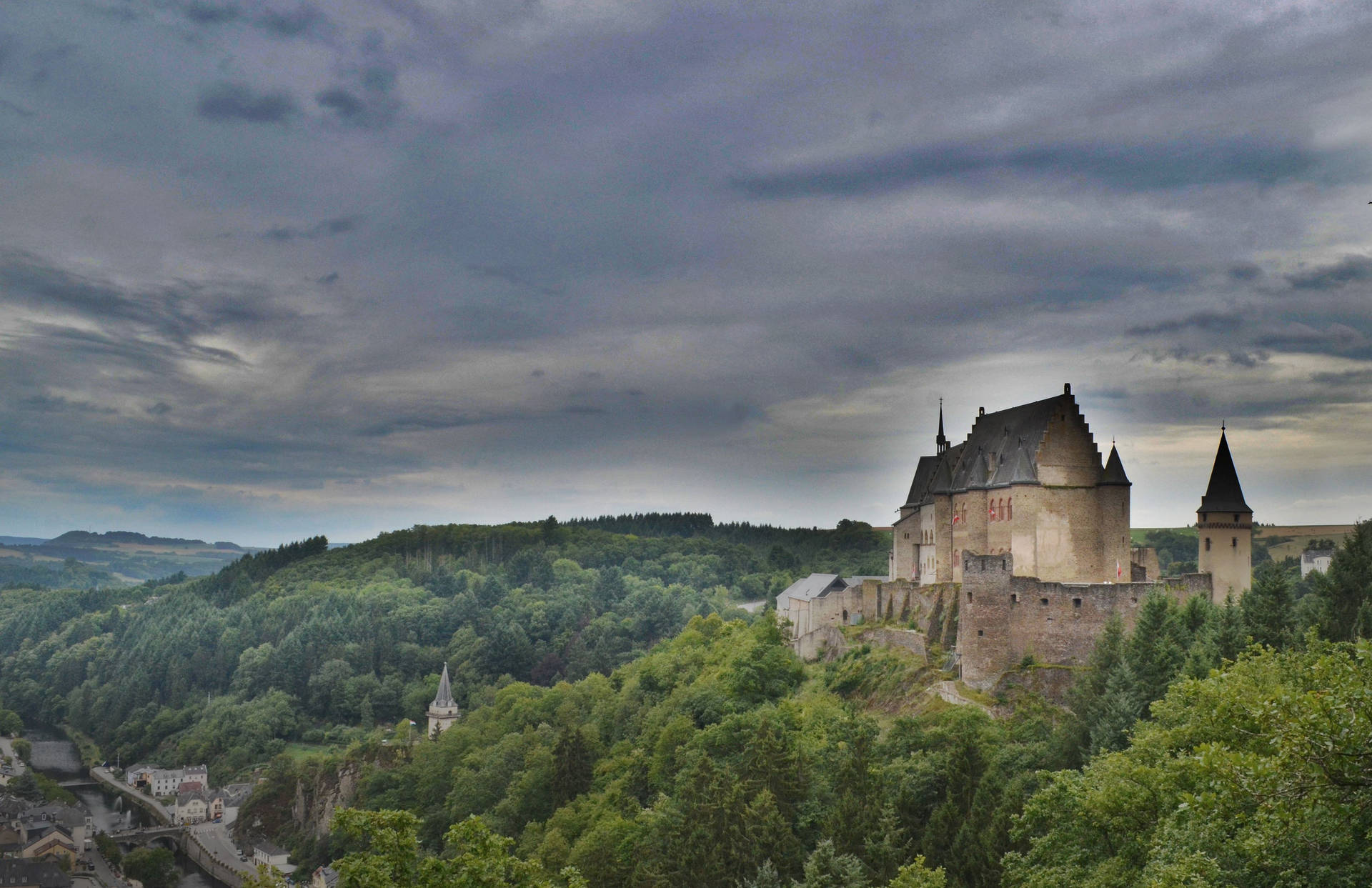 Luxembourg Vianden Castle Wallpaper